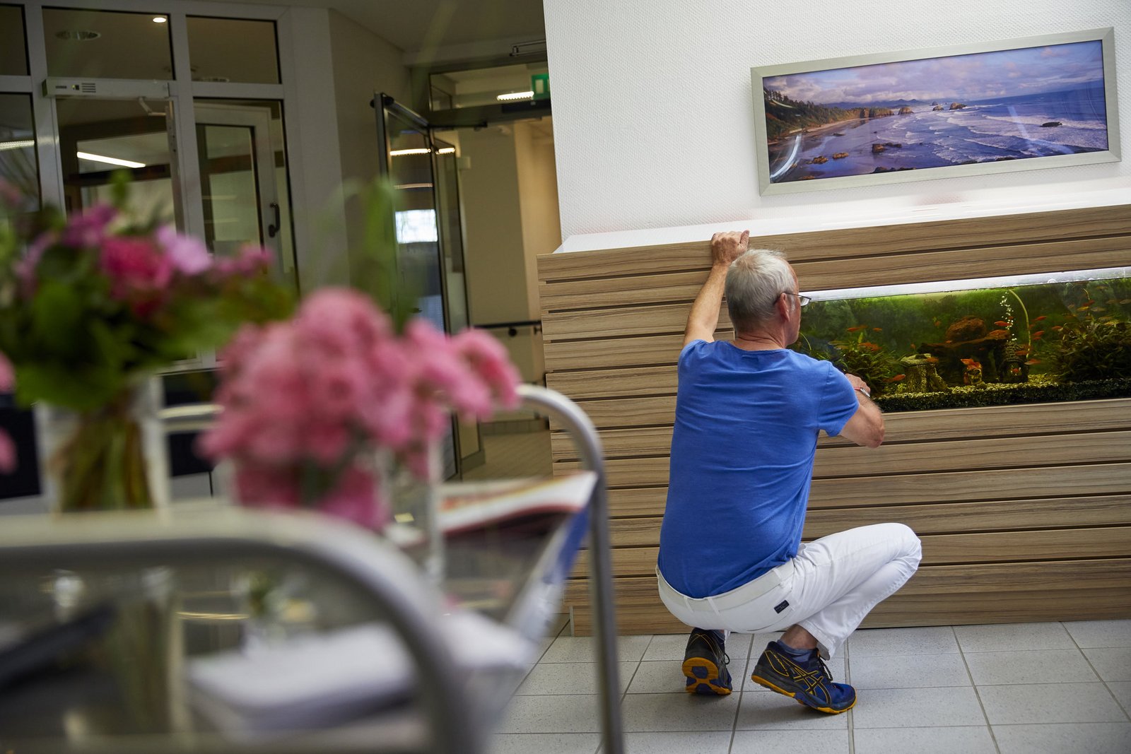 Physikalische Therapie Warteraum Aquarium